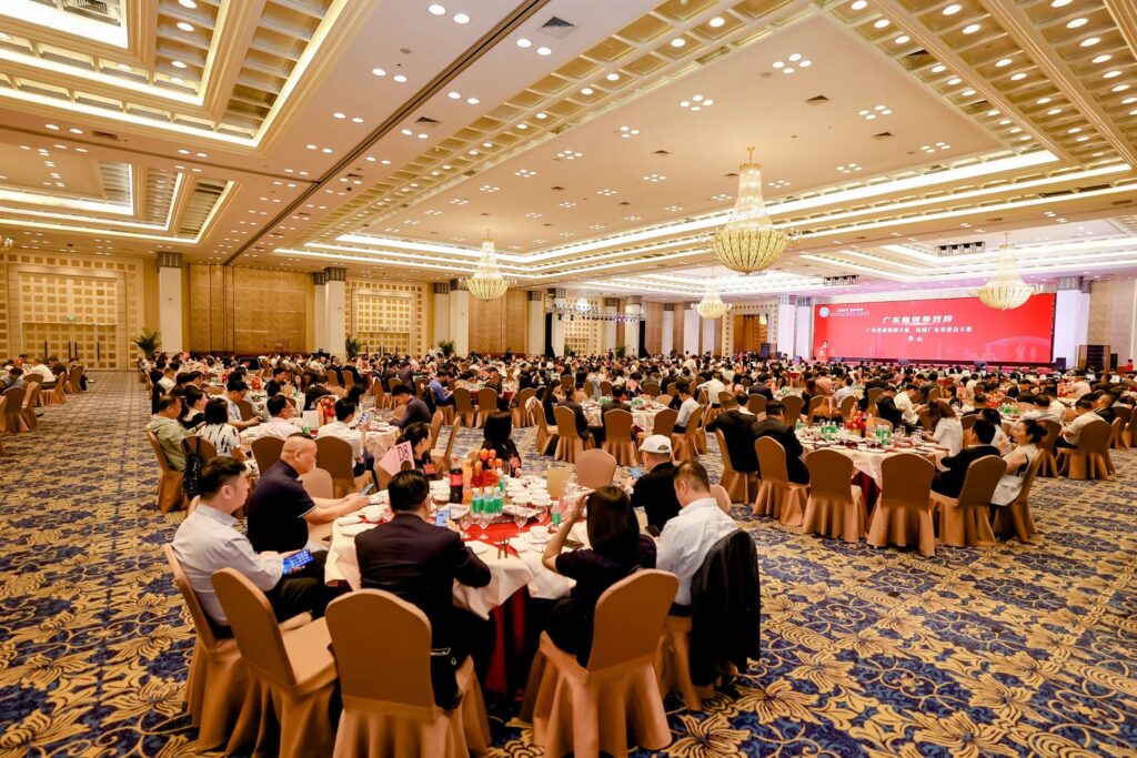 广州市福建厦门商会应邀参加粤港澳商会产业协作广州交流会暨第135届中国进出口商品交易会工商界座谈会